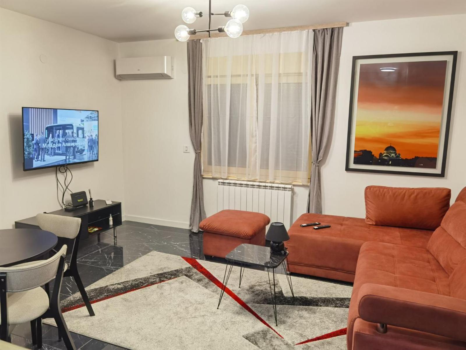 Апартамент One Bedroom In Center *
